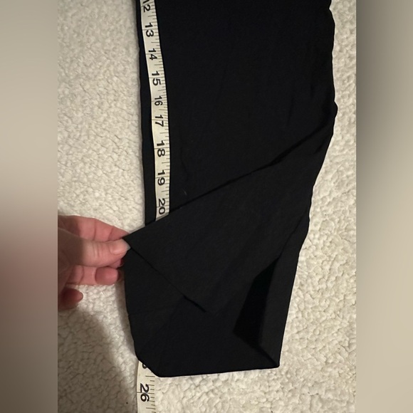 Marla Wynne Women’s Black Pants size 10 has Stylish split at ankle of pants - Picture 8 of 10